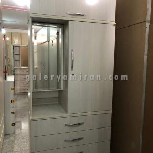 کمد عرض ۱۰۰میز آرایش دار عمق۵۲ارتفاع ۲۴۰ دارای سه تکه مجزا و رنگ بندی