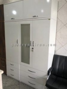 کمد عرض۱۵۰عمق۵۲ ارتفاع ۲۴۰ سه تکه و دارای رنگ بندی