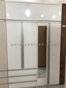 کمد عرض۱۵۰عمق۵۲ ارتفاع۲۴۰ سه تکه و دارای رنگ بندی